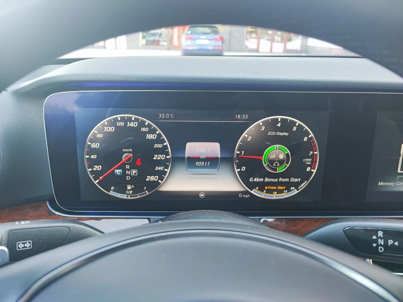 Mercedes-Benz E 300 4Matic^AMG^DIGITAL^DISTRONIC+ , снимка 9 - Автомобили и джипове - 51451919