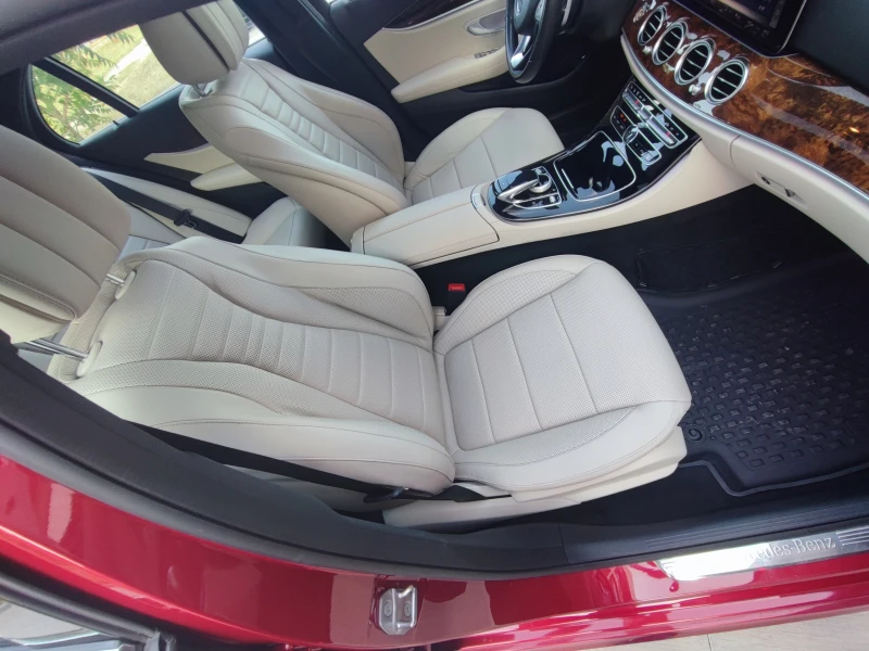 Mercedes-Benz E 300 4Matic^AMG^DIGITAL^DISTRONIC+ , снимка 13 - Автомобили и джипове - 51451919