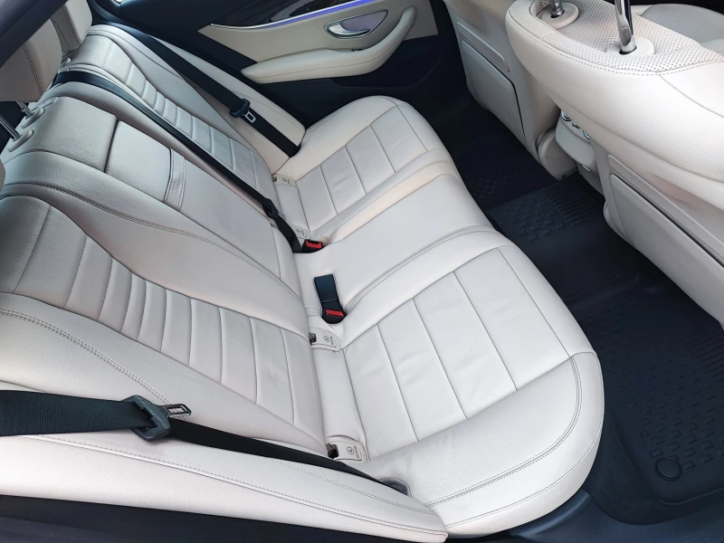 Mercedes-Benz E 300 4Matic^AMG^DIGITAL^DISTRONIC+ , снимка 15 - Автомобили и джипове - 51451919