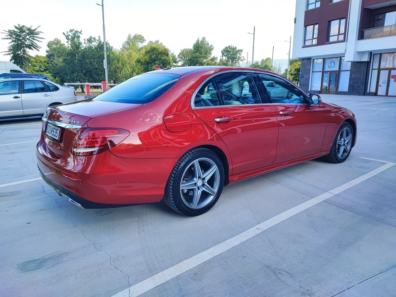 Mercedes-Benz E 300 4Matic^AMG^DIGITAL^DISTRONIC+ , снимка 5 - Автомобили и джипове - 51451919