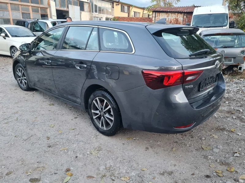 Toyota Avensis, снимка 3 - Автомобили и джипове - 52569473