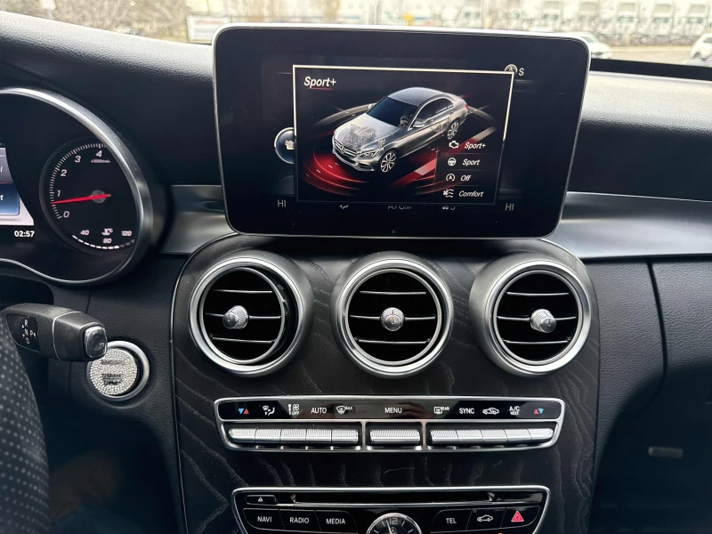 Mercedes-Benz C 400 AMG-line* 4Matic* Burmester* Подгрев* Пано* амбиен, снимка 12 - Автомобили и джипове - 52561607