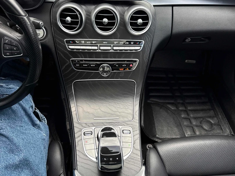 Mercedes-Benz C 400 AMG-line* 4Matic* Burmester* Подгрев* Пано* амбиен, снимка 14 - Автомобили и джипове - 52561607