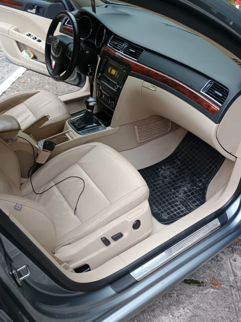 Skoda Superb, снимка 9 - Автомобили и джипове - 52833260