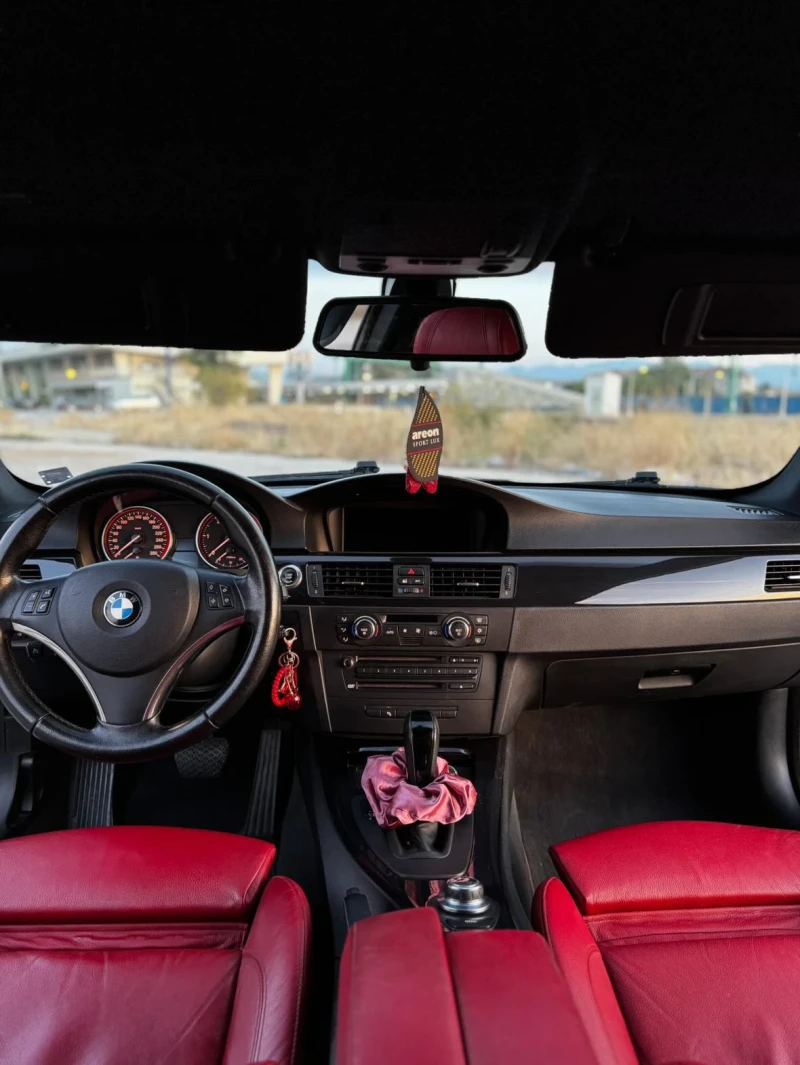 BMW 330, снимка 15 - Автомобили и джипове - 53023031