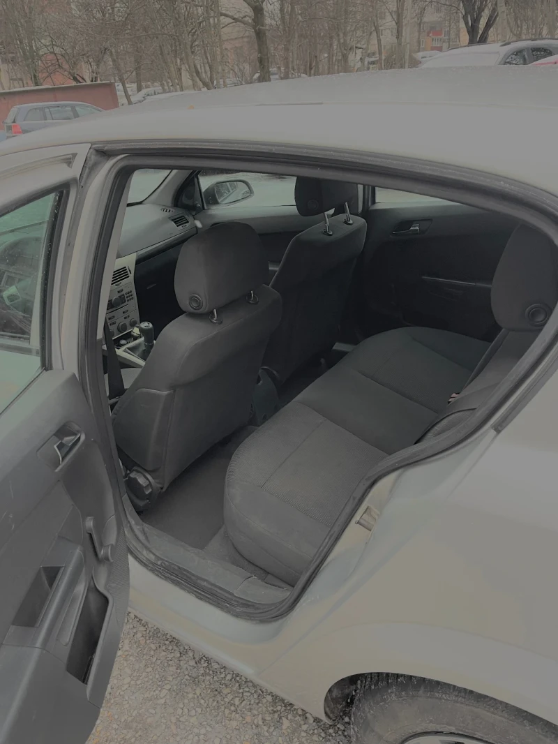 Opel Astra 1.7 CDTI, снимка 8 - Автомобили и джипове - 53065305