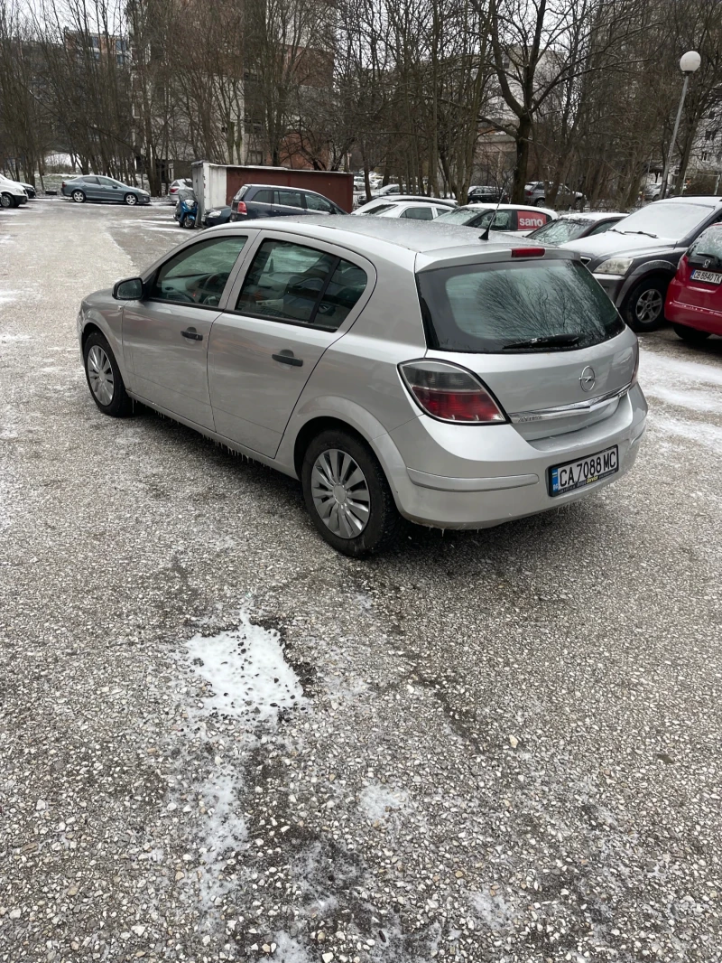 Opel Astra 1.7 CDTI, снимка 4 - Автомобили и джипове - 53065305