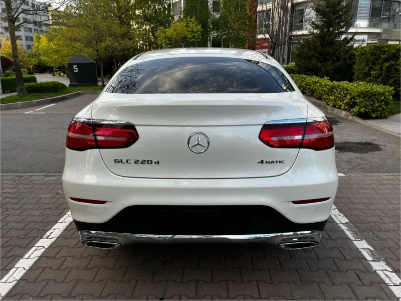 Mercedes-Benz 220 COUPE