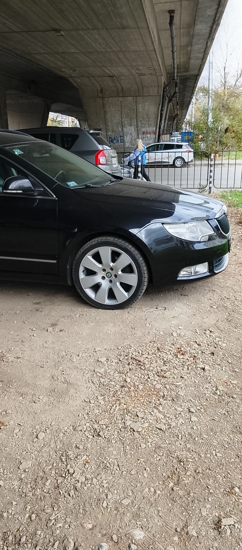 Skoda Superb 2.0TDI, снимка 4 - Автомобили и джипове - 52324859