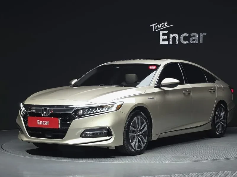Honda Accord 2.0 Hybrid - САМО 30% АВАНС!