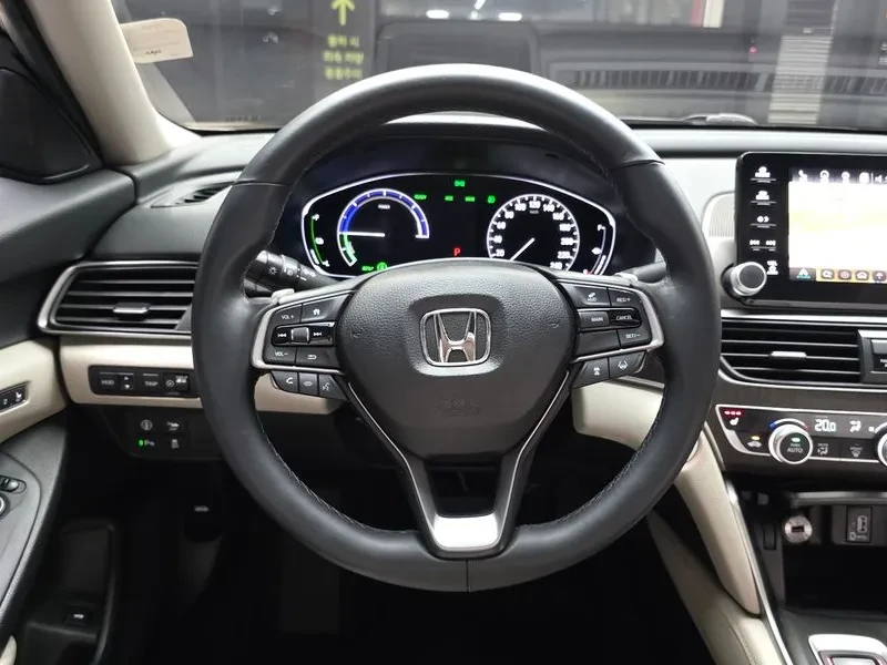Honda Accord 2.0 Hybrid - САМО 30% АВАНС!, снимка 13 - Автомобили и джипове - 55936565