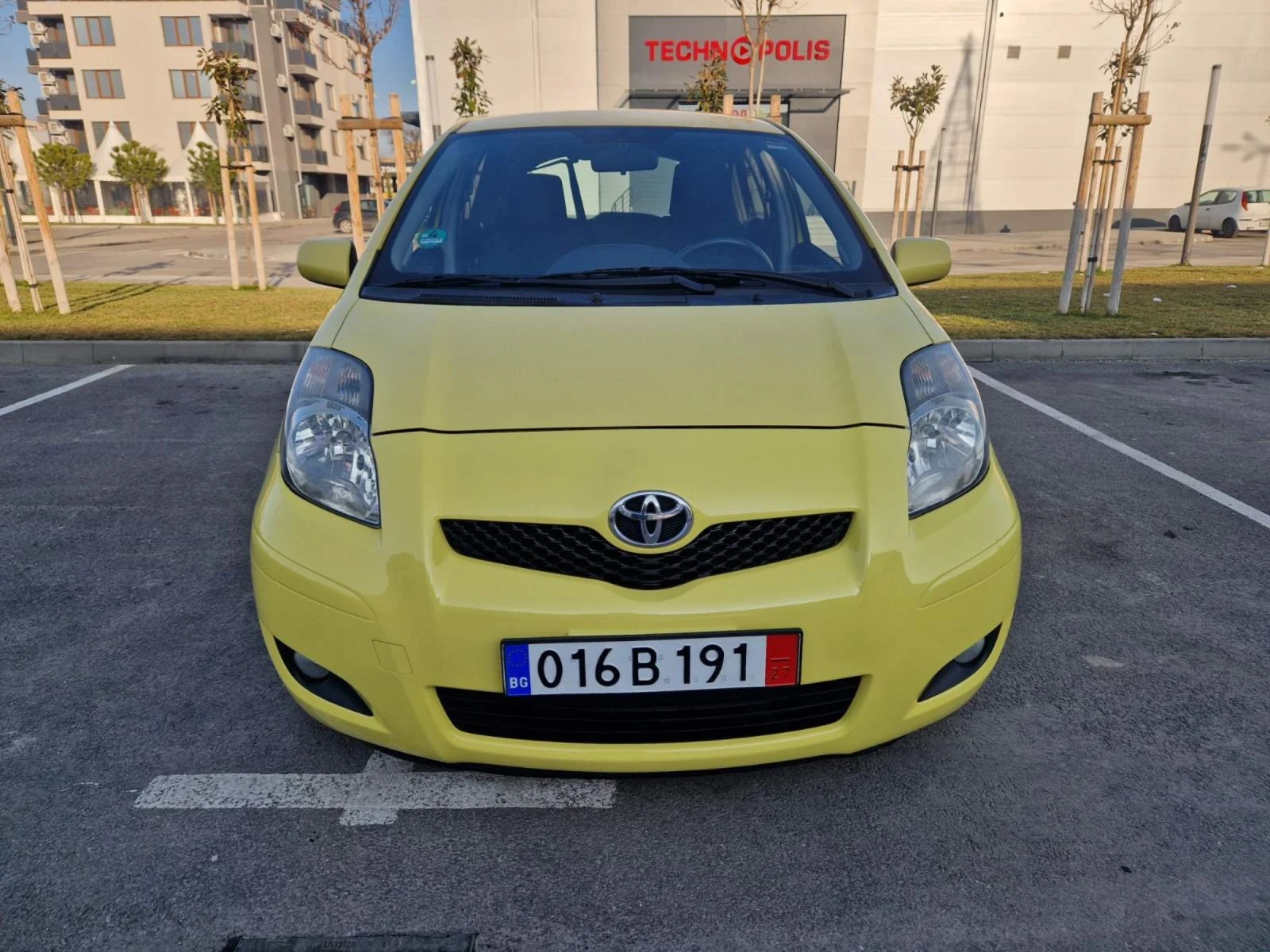 Toyota Yaris 1.33 VVTI, 6 скорости, ФЕЙСЛИФТ  - изображение 3