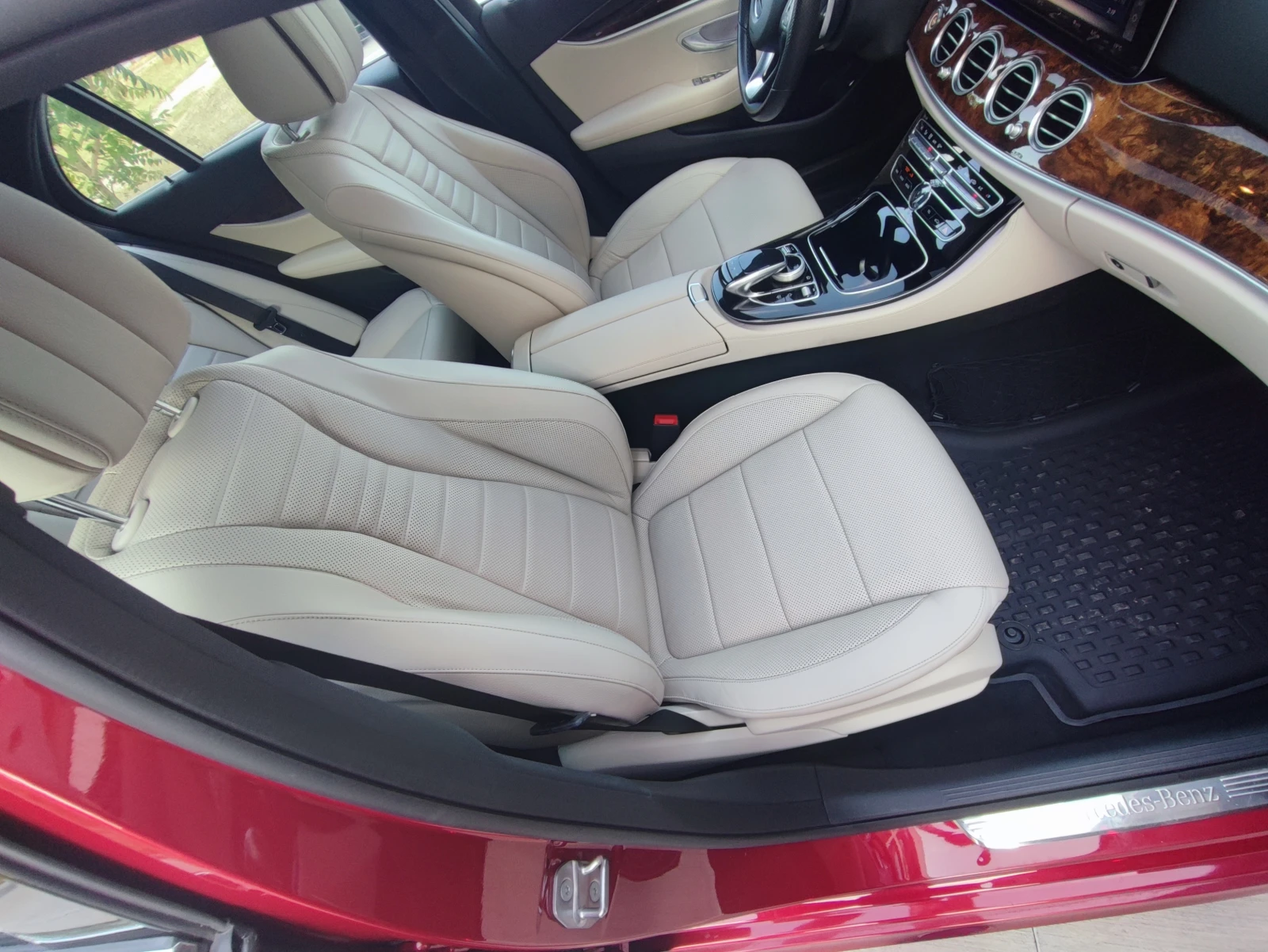 Mercedes-Benz E 300 4Matic^AMG^DIGITAL^DISTRONIC+  | Mobile.bg   13