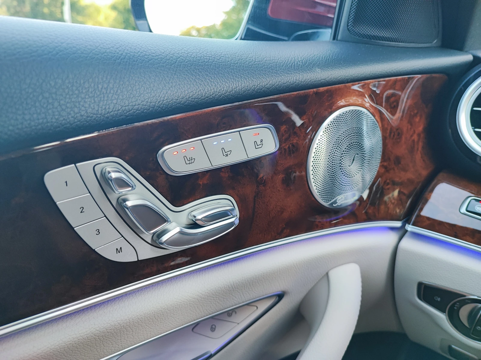 Mercedes-Benz E 300 4Matic^AMG^DIGITAL^DISTRONIC+  | Mobile.bg   12