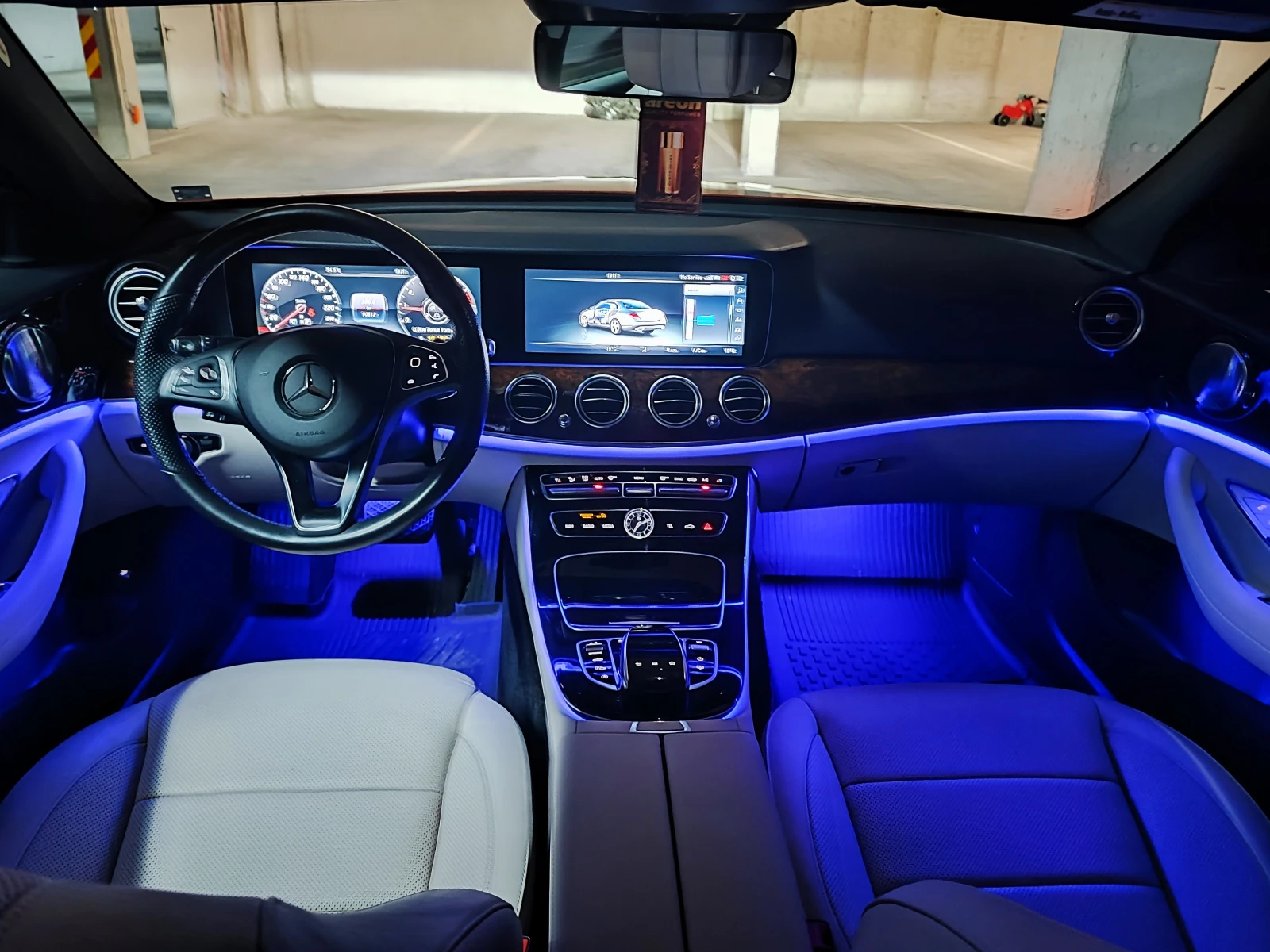 Mercedes-Benz E 300 4Matic^AMG^DIGITAL^DISTRONIC+  | Mobile.bg   17