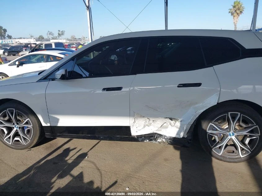 BMW iX 2023 BMW IX XDRIVE50 - изображение 5