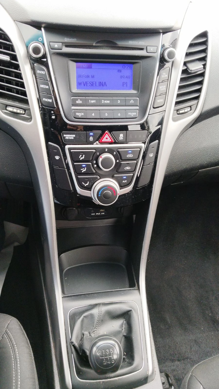 Hyundai I30 Hyundai I30 1.4 CRDI LED EURO6 - изображение 5