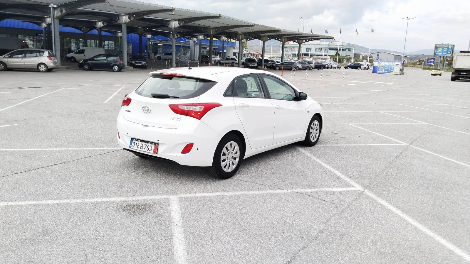 Hyundai I30 Hyundai I30 1.4 CRDI LED EURO6 - изображение 2