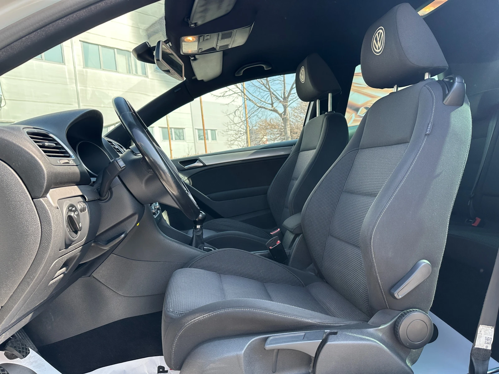 VW Golf, снимка 8 - Автомобили и джипове - 53747242