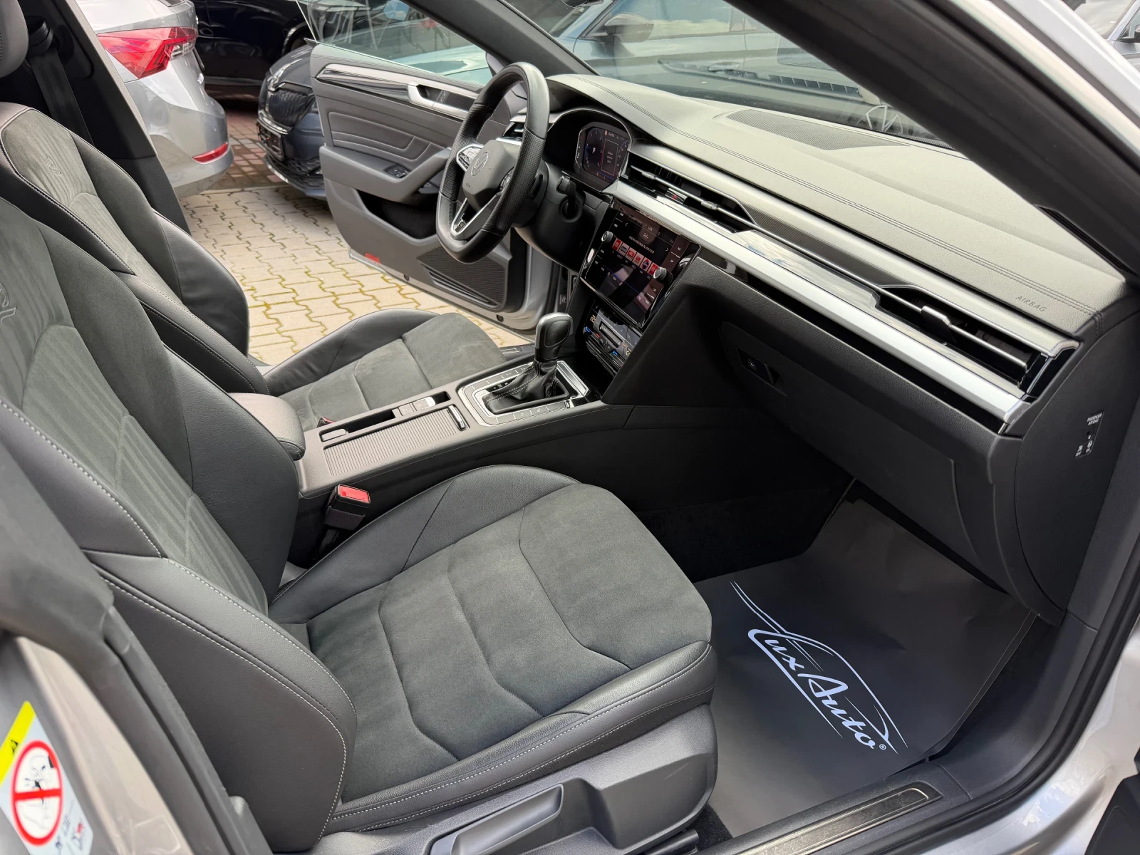 VW Arteon 2.0TDI#R-LINE#FACELIFT#MATRIX#ALCANTARA#DISTR#CAM, снимка 8 - Автомобили и джипове - 53978487