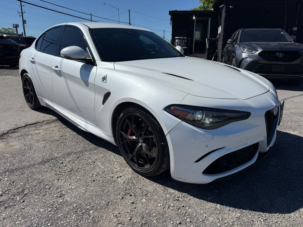 Alfa Romeo Giulia QUADROFOGLIO* CARBON* FULL* КРАЙНА ЦЕНА ДО БЪЛГАРИ, снимка 2 - Автомобили и джипове - 55124247