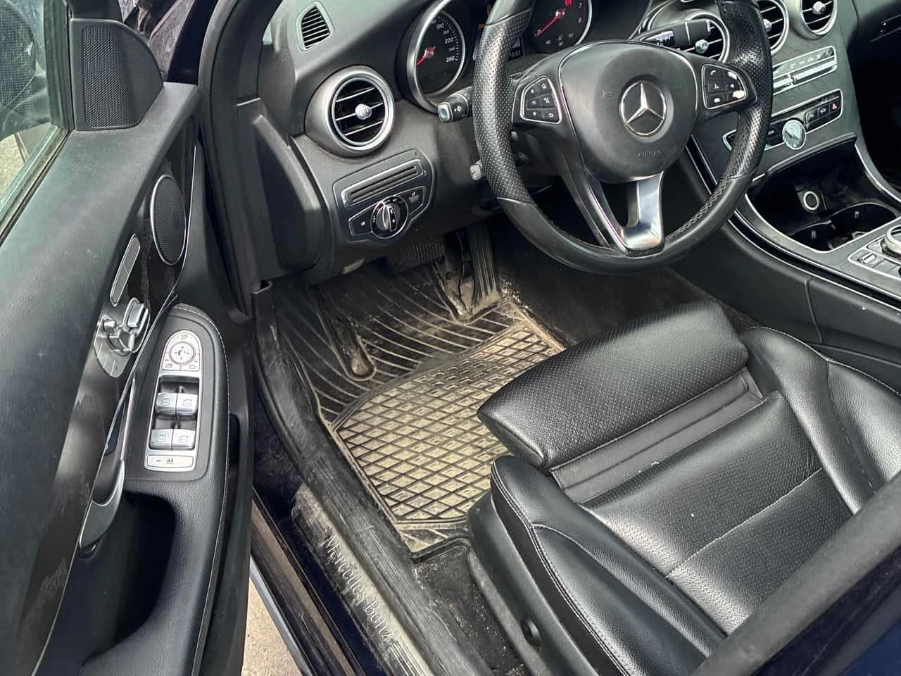 Mercedes-Benz C 300 * АВТОКРЕДИТ * ВТОРИ ГУМИ + ДЖАНТИ, снимка 8 - Автомобили и джипове - 55197572