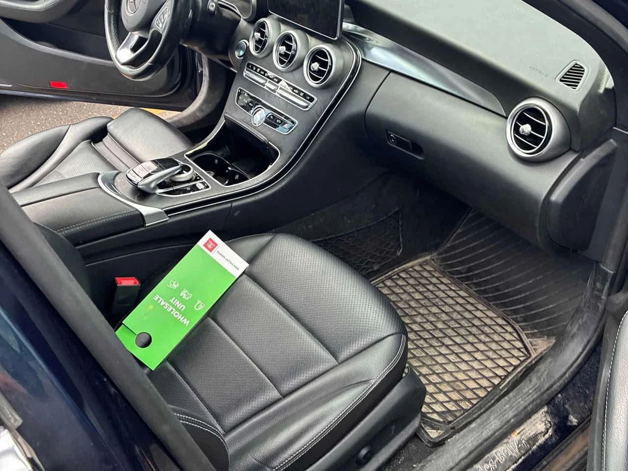 Mercedes-Benz C 300 * АВТОКРЕДИТ * ВТОРИ ГУМИ + ДЖАНТИ, снимка 12 - Автомобили и джипове - 55197572