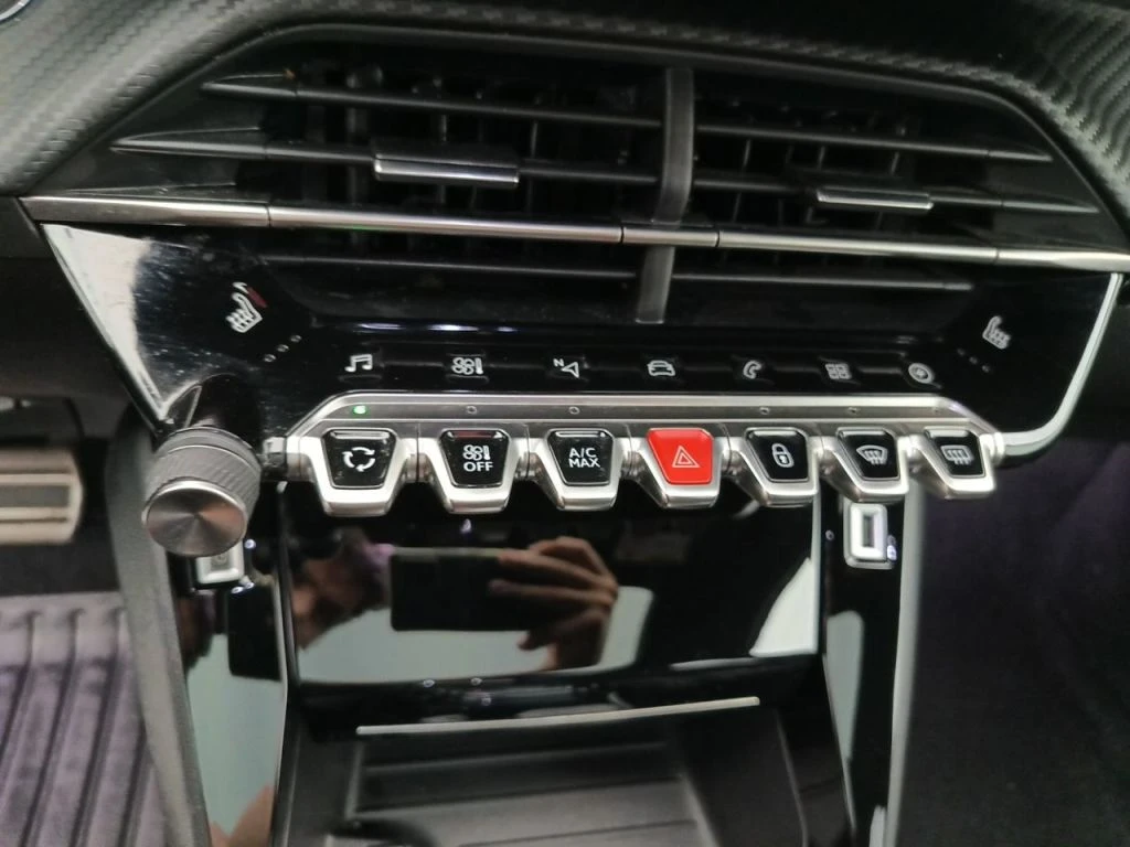 Peugeot 208 GT Pack, снимка 8 - Автомобили и джипове - 55350402
