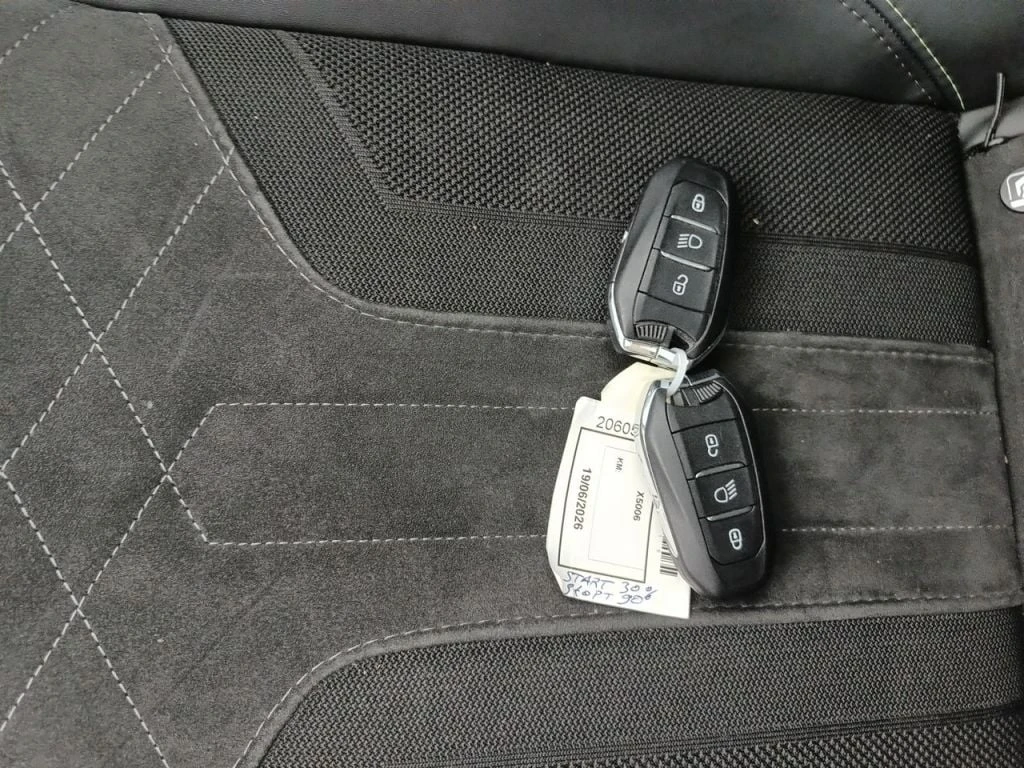 Peugeot 208 GT Pack, снимка 16 - Автомобили и джипове - 55350402