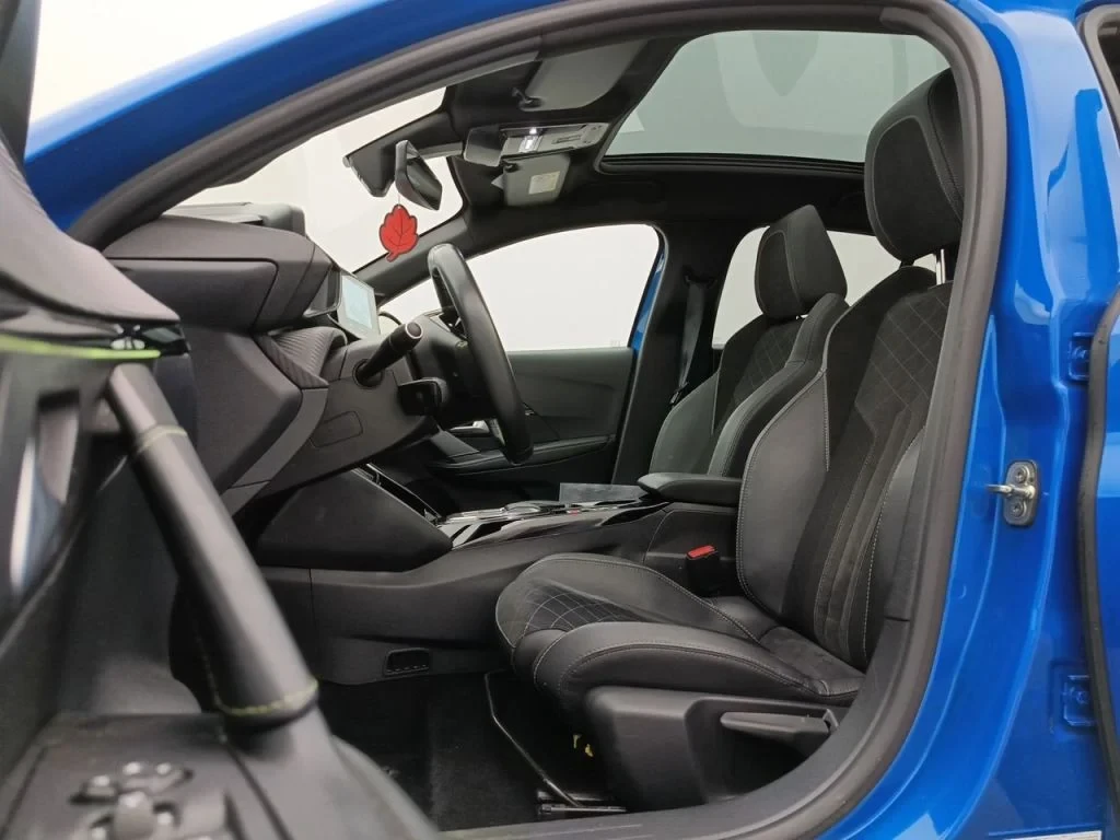 Peugeot 208 GT Pack, снимка 17 - Автомобили и джипове - 55350402
