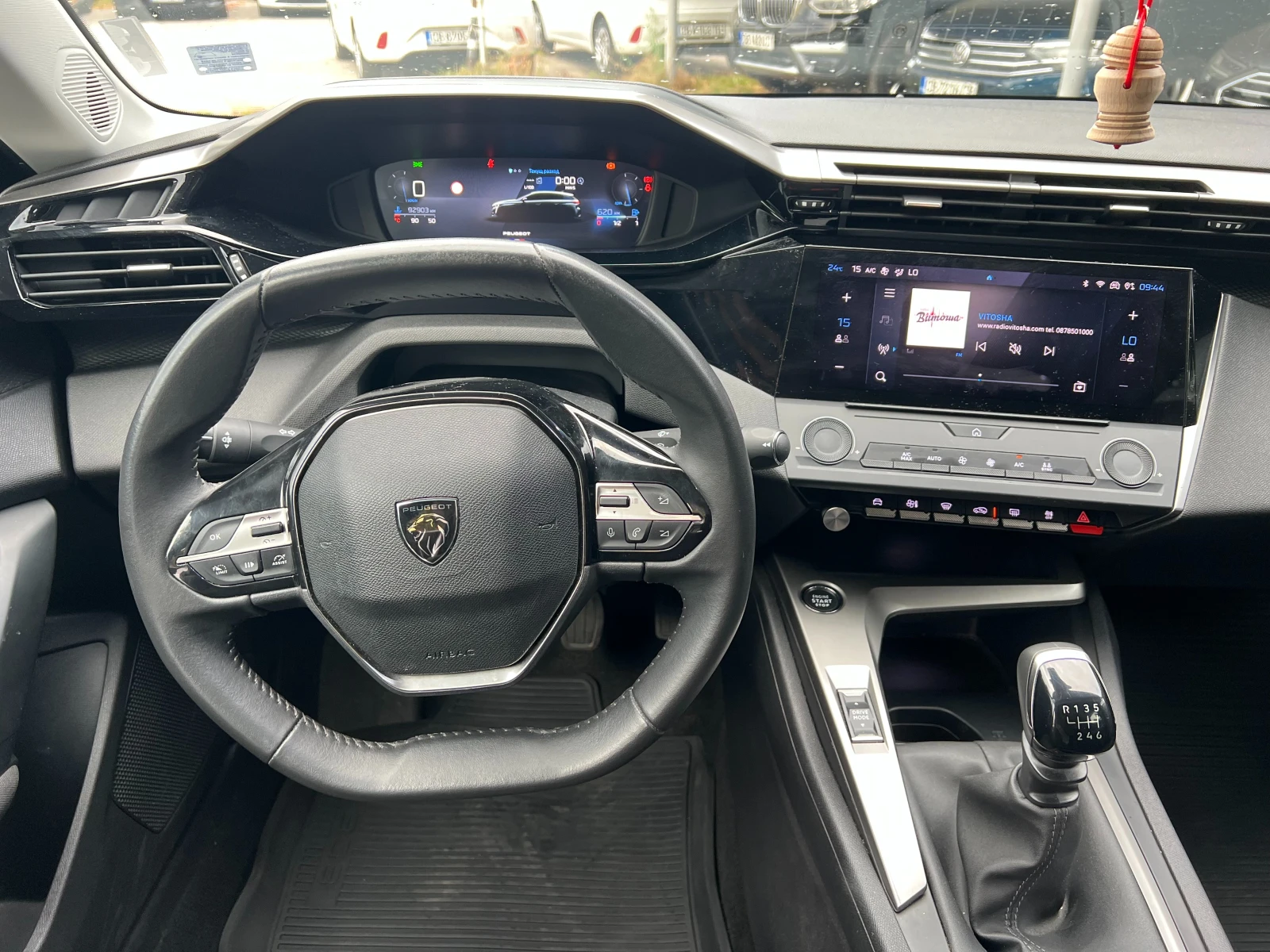 Peugeot 308 1.2 6M/T, снимка 8 - Автомобили и джипове - 55896110