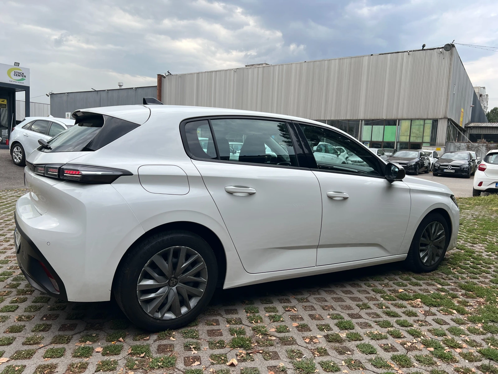 Peugeot 308 1.2 6M/T, снимка 6 - Автомобили и джипове - 55896110