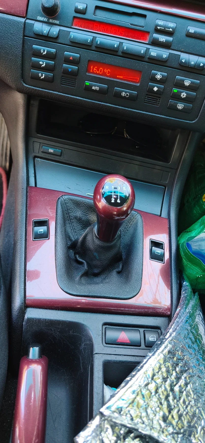 BMW 318 Компакт, снимка 5 - Автомобили и джипове - 55979939