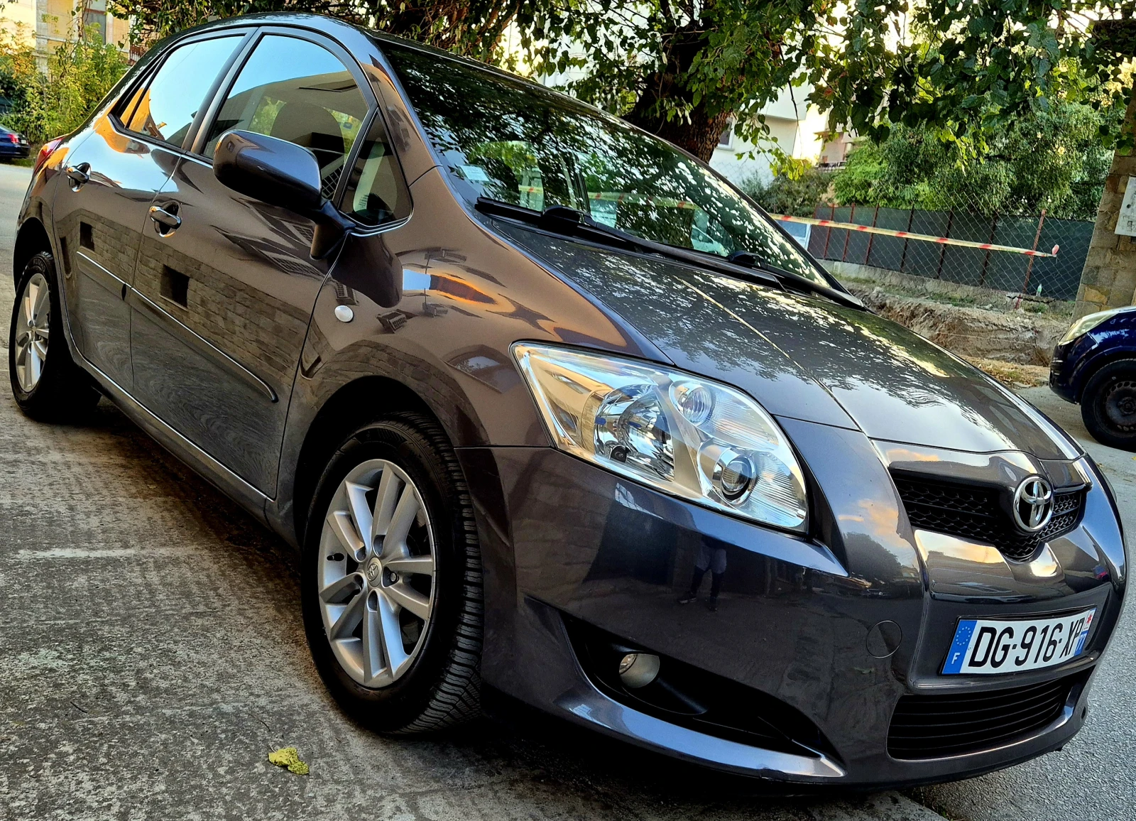 Toyota Auris 2.0d4d-EXCLUSIVE-верига-нави-6скорости-japan