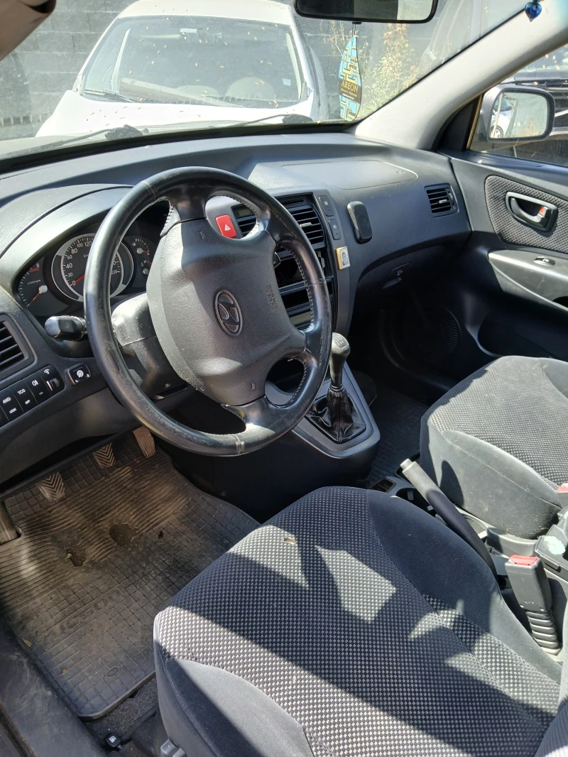 Hyundai Tucson 2.0i, снимка 4 - Автомобили и джипове - 48636202