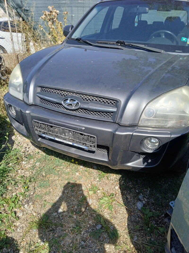 Hyundai Tucson 2.0i, снимка 1 - Автомобили и джипове - 48636202