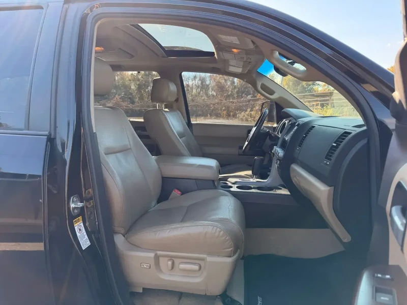 Toyota Sequoia PLATINUM 5.7L ПОДГРЕВИ/DVD, снимка 14 - Автомобили и джипове - 52703955