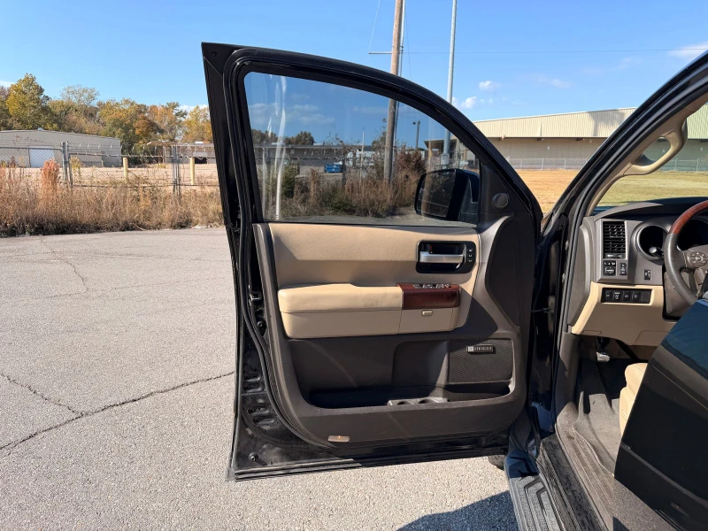 Toyota Sequoia PLATINUM 5.7L ПОДГРЕВИ/DVD, снимка 7 - Автомобили и джипове - 52703955