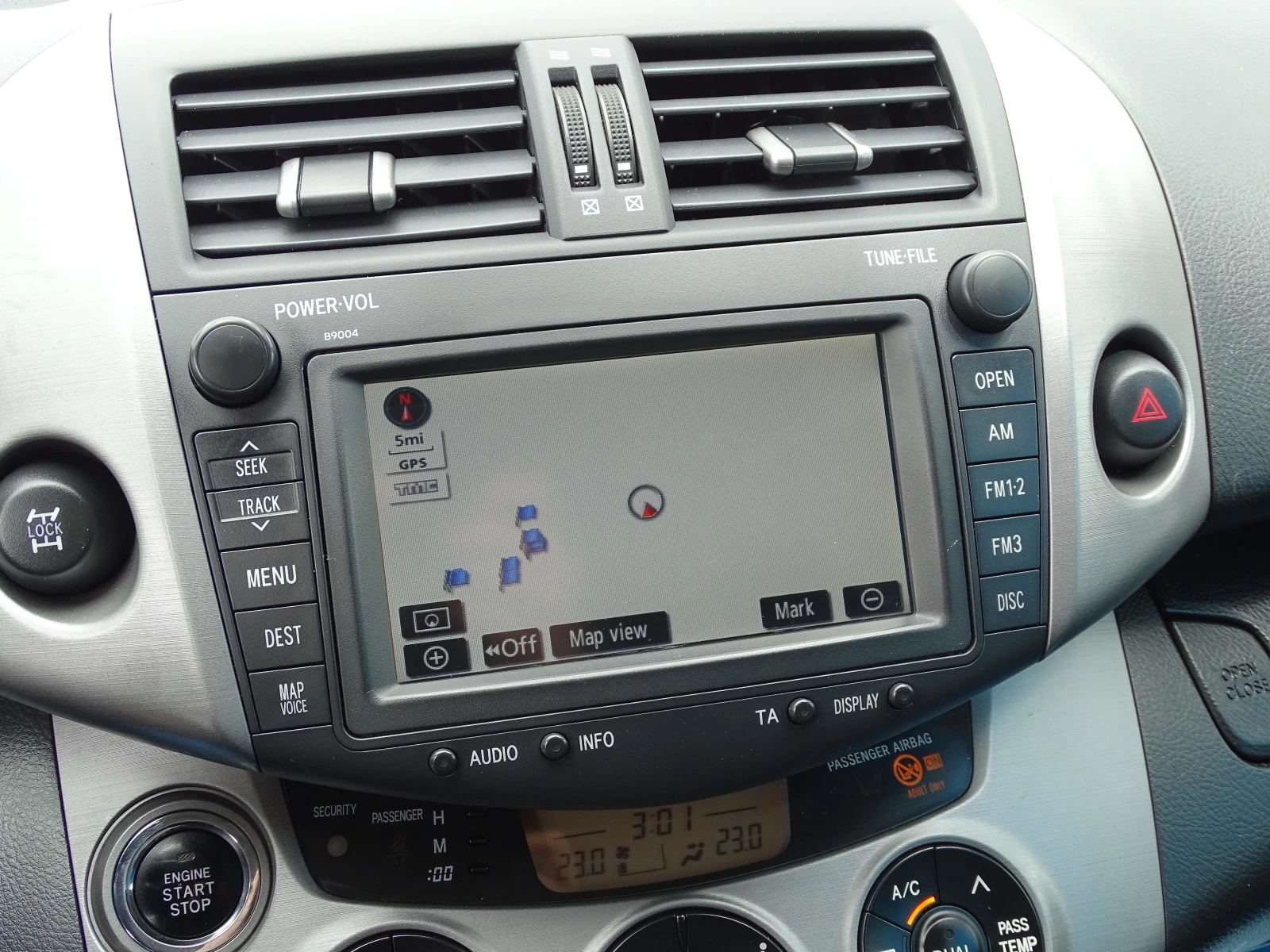 Toyota Rav4 2.2D 4x4 Шибедах Navi Камера Кожа - изображение 9