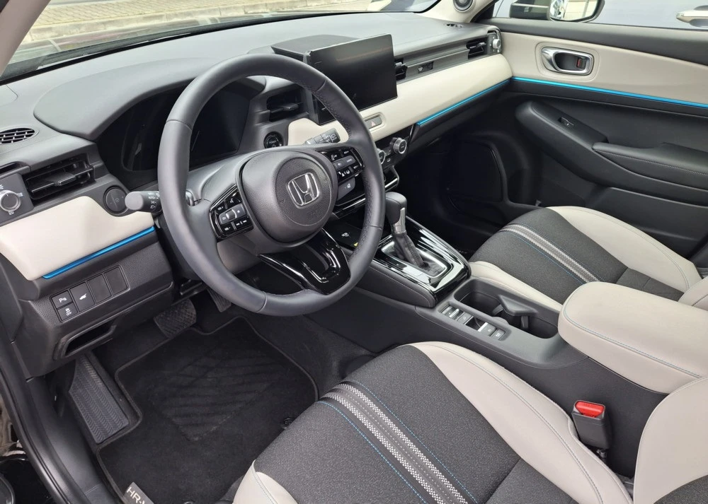Honda Hr-v 1.5 i-MMD Hybrid Advance AT, снимка 9 - Автомобили и джипове - 54113821