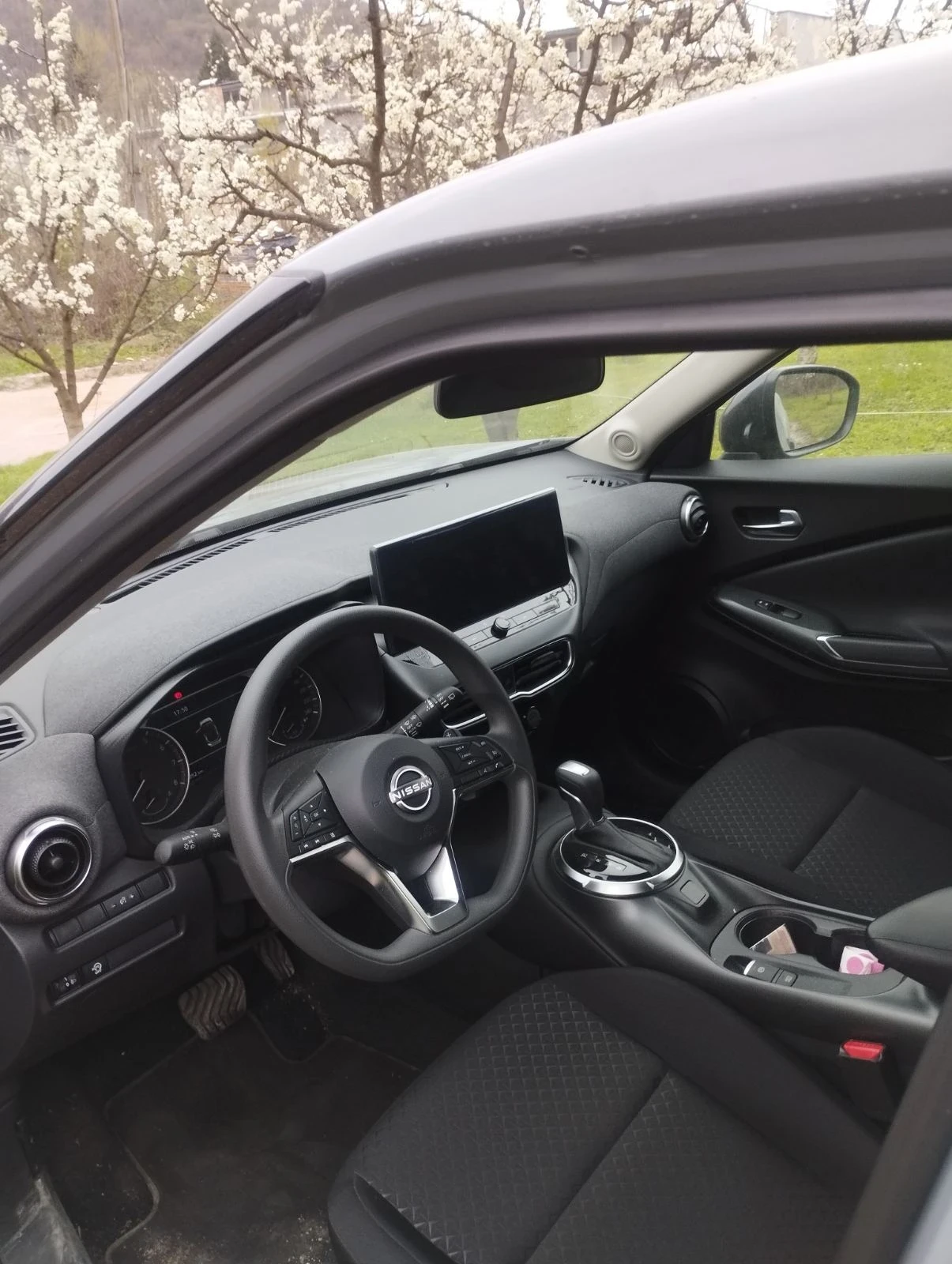 Nissan Juke, снимка 4 - Автомобили и джипове - 54256687