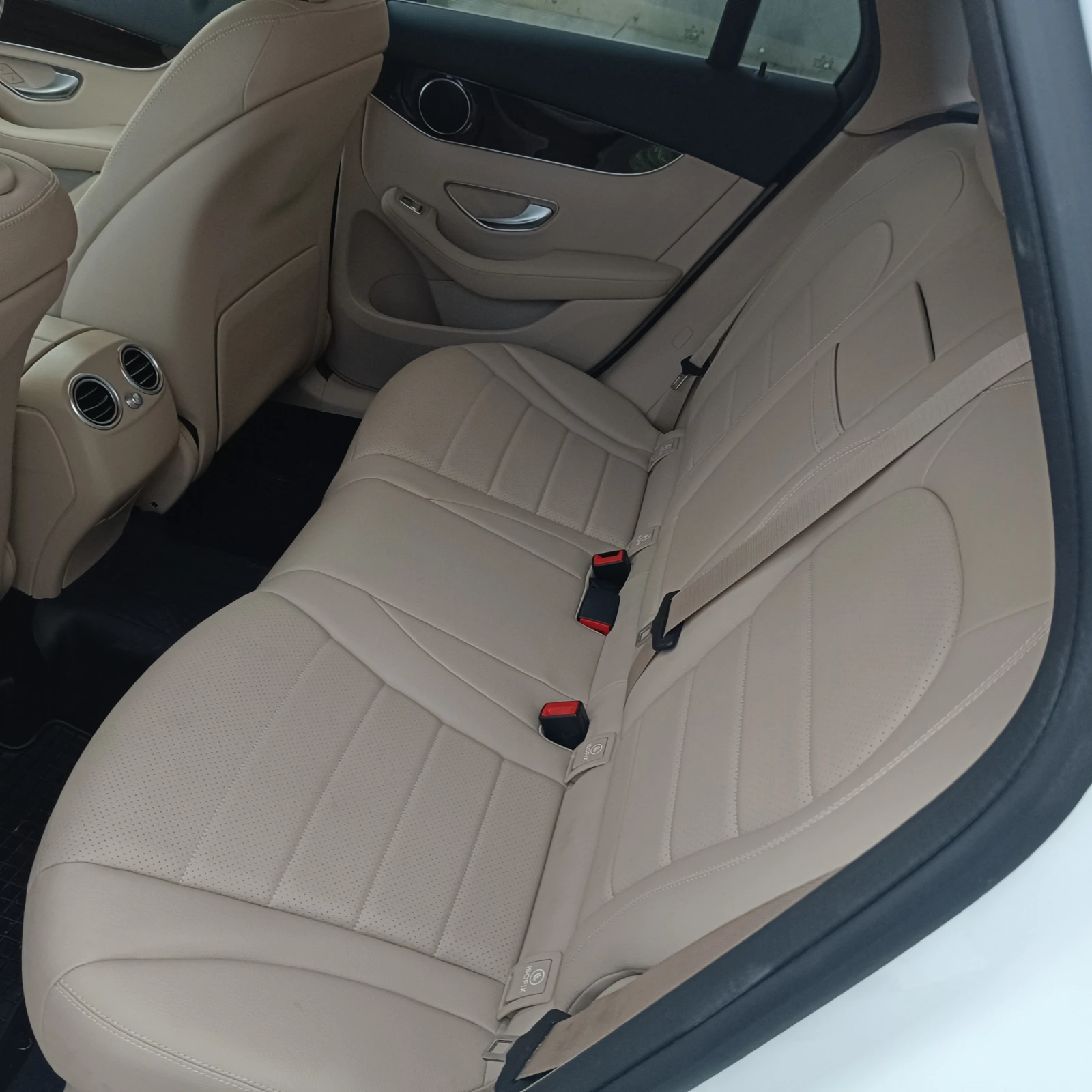 Mercedes-Benz GLC 300 2.0, снимка 6 - Автомобили и джипове - 54405347