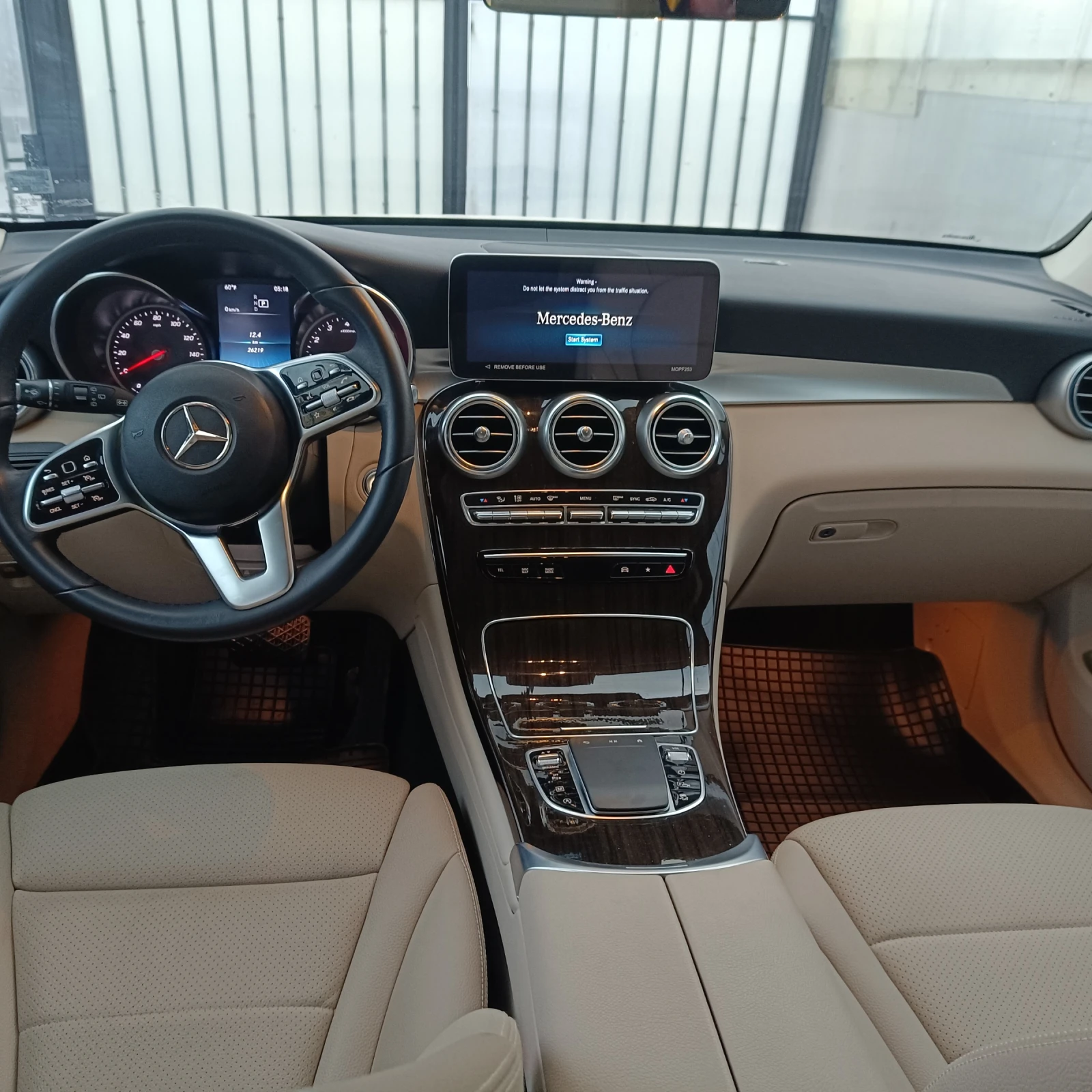 Mercedes-Benz GLC 300 2.0, снимка 7 - Автомобили и джипове - 54405347