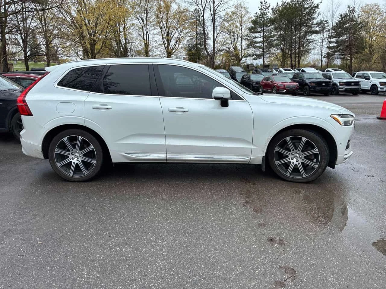 Volvo XC60 * Inscription * 360 * КОМПЛЕКТ ГУМИ * PANO, снимка 3 - Автомобили и джипове - 54561837