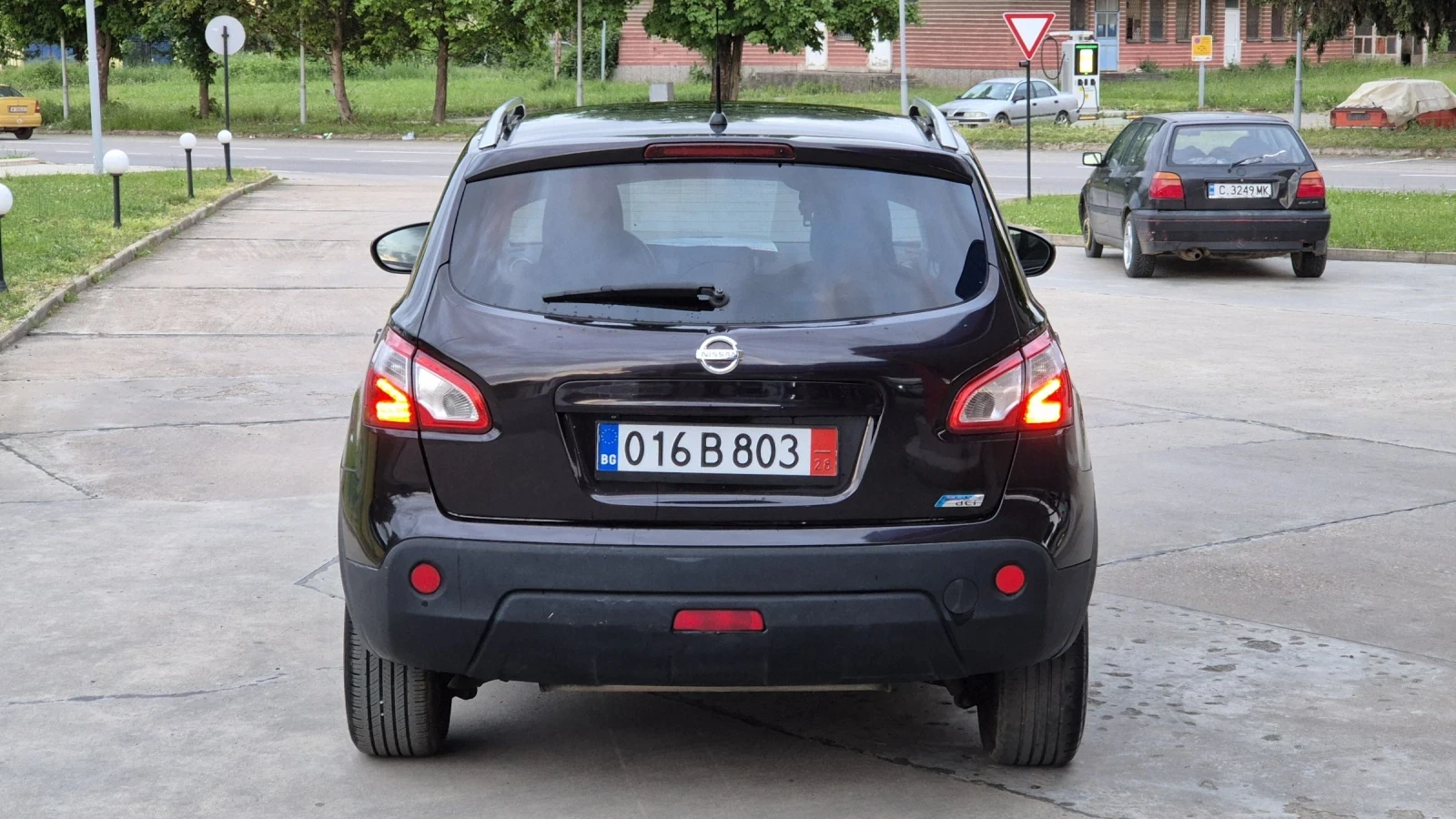 Nissan Qashqai 1.5DCI 106К.С* ИТАЛИЯ* ПАНОРАМА* НАВИ* , снимка 8 - Автомобили и джипове - 54611415