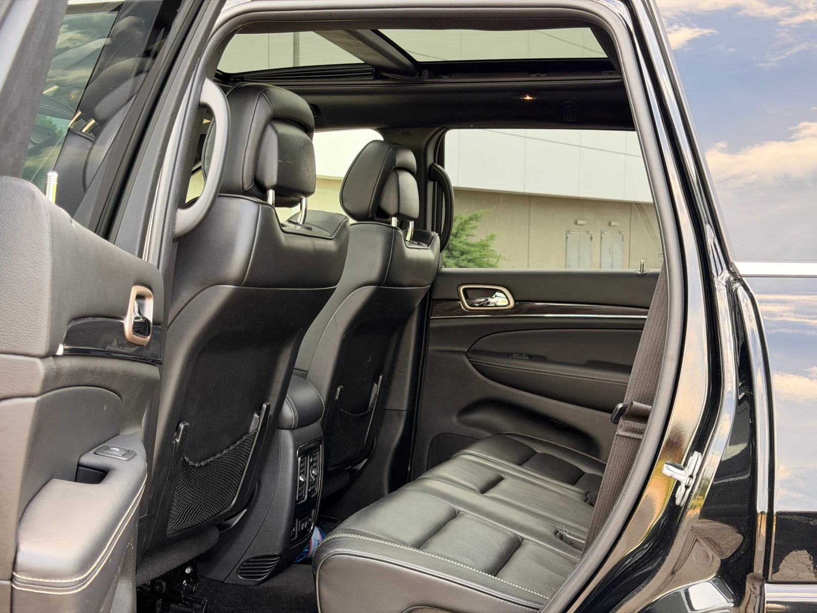 Jeep Grand cherokee Facelift-OVERLAND-KAYLESS-ДИСТРОНИК-ПАНОРАМА-186КМ, снимка 12 - Автомобили и джипове - 54839516