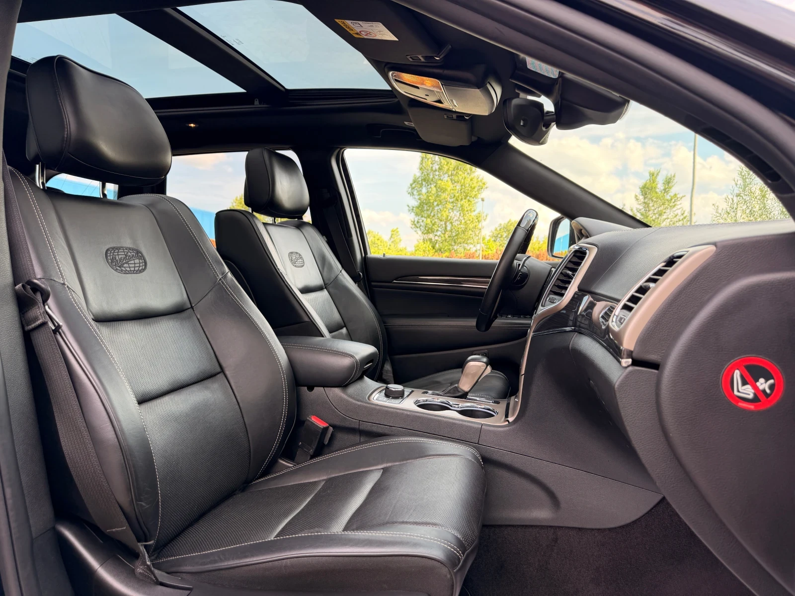 Jeep Grand cherokee Facelift-OVERLAND-KAYLESS-ДИСТРОНИК-ПАНОРАМА-186КМ, снимка 16 - Автомобили и джипове - 54839516