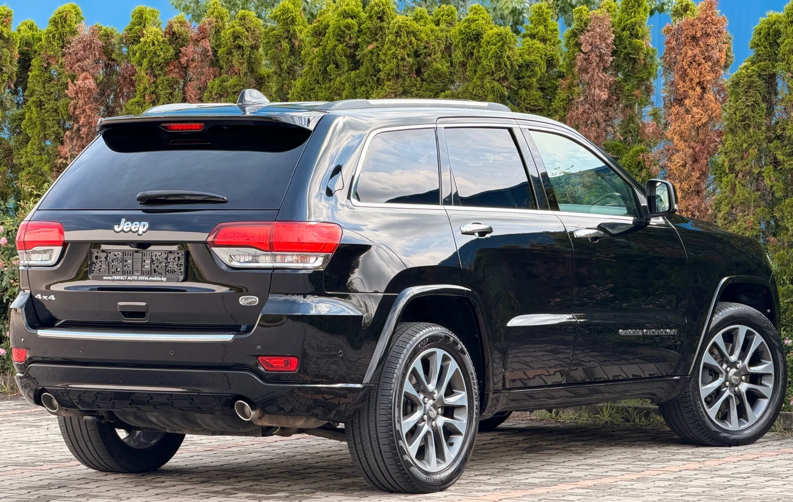 Jeep Grand cherokee Facelift-OVERLAND-KAYLESS-ДИСТРОНИК-ПАНОРАМА-186КМ, снимка 5 - Автомобили и джипове - 54839516