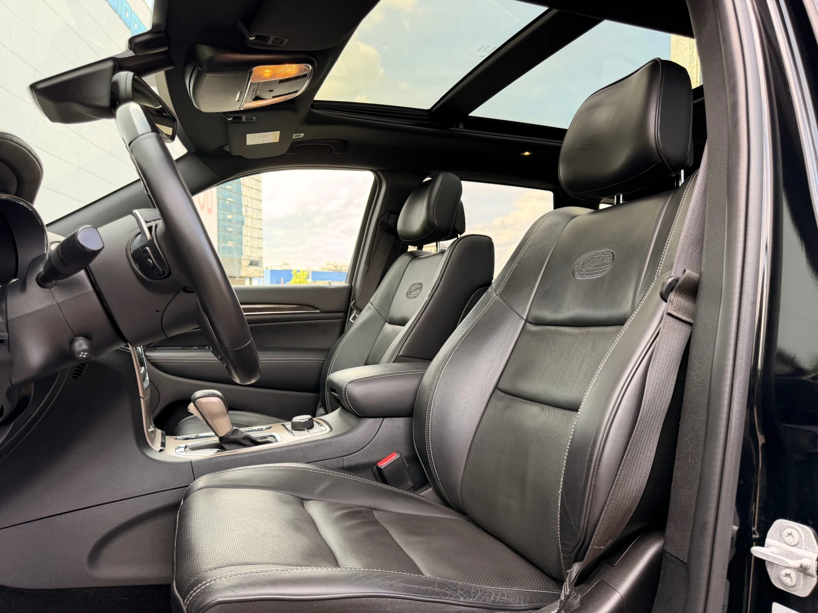 Jeep Grand cherokee Facelift-OVERLAND-KAYLESS-ДИСТРОНИК-ПАНОРАМА-186КМ, снимка 11 - Автомобили и джипове - 54839516