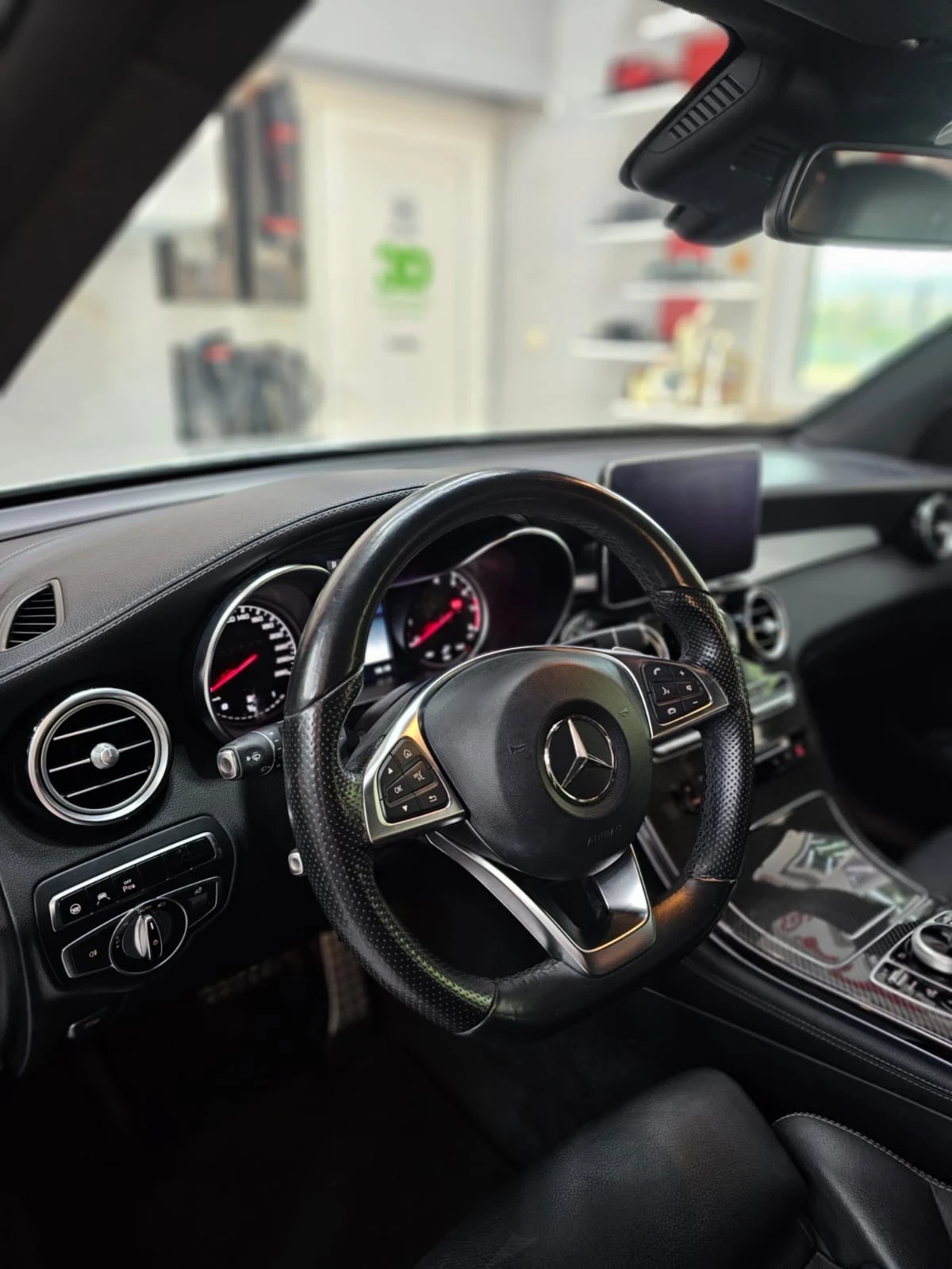 Mercedes-Benz GLC 43 AMG 4Matic+ Distronic+ Burmester+ Memory+ Panorama, снимка 8 - Автомобили и джипове - 55437043